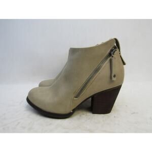 Torrid Womens Size 9 WW Wide Width Beige Leather Zip Heeled Ankle Fashion Boots